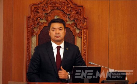 Ч.Сайханбилэг: Юм хийхгүй суугаад л байвал өр улам өсөх тул зээл аваад удирдаад явъя 