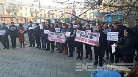 Оюутнууд төв талбайгаа угааж, шууданчид суулт хийж, малчид түймэрт өртсөн 7 хоног