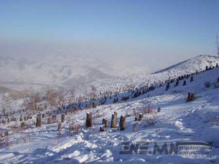 “Нүцгэрсэн” Баянзүрх уулыг 150 саяар тахих нь, хайран мөнгө