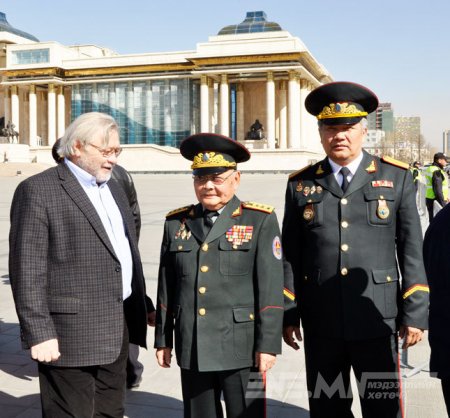 Ю.Н.Кручкин: Би ном уншдаггүй хүнтэй харьцахыг хүсдэггүй