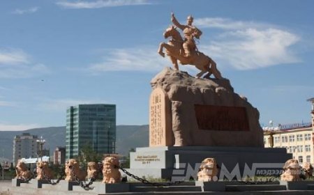 Харангадсан аргальтай хүмүүс таарч ундалжээ