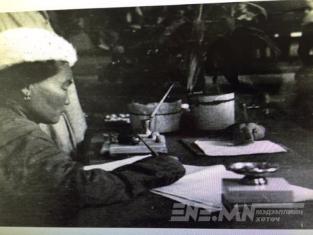 1945 оны 10 дугаар сарын 20-нд монголчууд санал асуулгаар тусгаар тогтнолоо баталгаажуулснаас хойш 70 жил болж байна