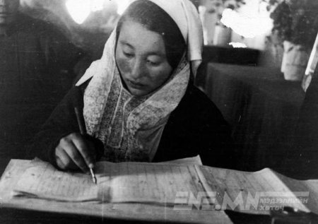 1945 оны 10 дугаар сарын 20-нд монголчууд санал асуулгаар тусгаар тогтнолоо баталгаажуулснаас хойш 70 жил болж байна