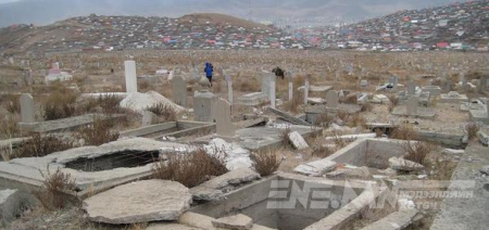 Даландавхарын шарил дунд амьдардаг эр сүнстэй харьцдаг гэв
