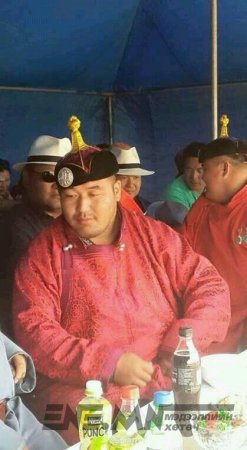 Хүчит бөхчүүд сайхан фото