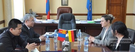 “Уул уурхайн хяналтын мэдээллийн системийг тогтворжуулах шат”-ны гэрээний хугацааг сунгалаа