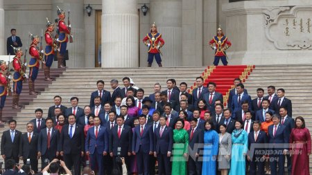 Долоо дахь удаагийн ПАРЛАМЕНТЫН бүрэн эрх эхэллээ