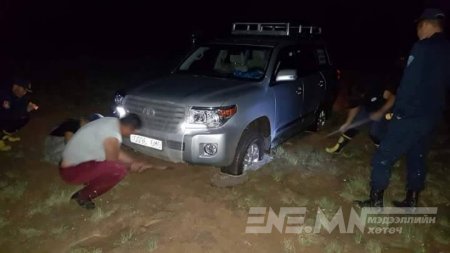 Үерт автан шаварт суусан 23 хүнийг аварчээ