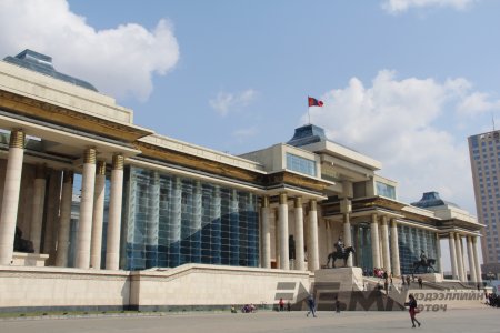 Шинэ бүтцээр 13 яаманд 1,381 ажилтан ажиллана
