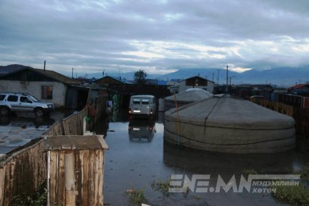 Үерт автсан айлуудыг нүүлгэж, хохирол тогтоох комисс байгуулжээ