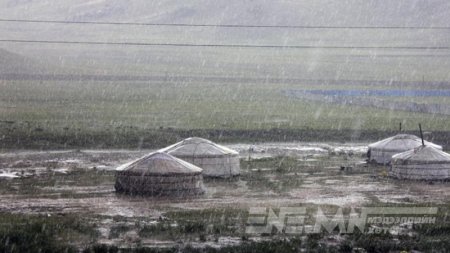 Урссан гэрийнхээ араас ус руу морьтойгоо орсон ах дүүс алга болжээ