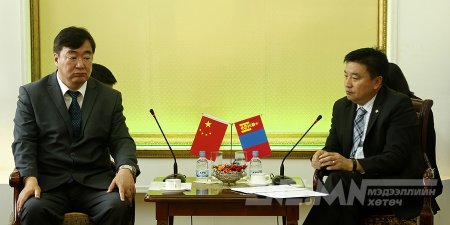БНХАУ-ЫН БУЦАЛТГҮЙ ТУСЛАМЖИЙН ХҮРЭЭНД НЭГДСЭН ЭМНЭЛЭГ БАРИНА