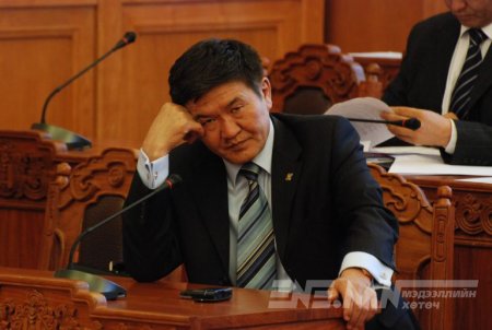 Ц.Нямдорж: 4 жилийн дараа одоогийн АН-ынхан шиг толгойгоо унжуулчихаад явж байх эсэхээ бид өөрсдөө л шийднэ