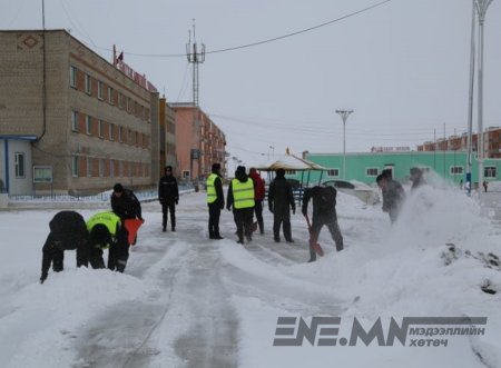 ЦАС ЦЭВЭРЛЭГЭЭНД АЖ АХУЙН НЭГЖҮҮД ИДЭВХТЭЙ ОРОЛЦОЖ БАЙНА