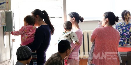 ЭМНЭЛГҮҮДИЙН ХҮҮХДИЙН ТАСАГ УРТАСГАСАН ЦАГААР АЖИЛЛАЖ БАЙНА