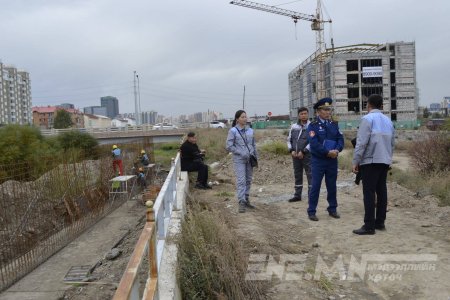 Хамгаалалтын даланд хууль бусаар барилга барьж байсныг зогсоолоо