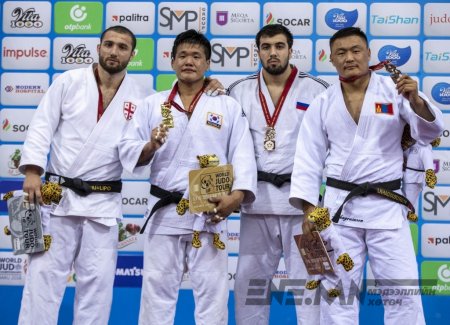 Л.Отгонбаатар дэлхийн аваргыг ялж хүрэл медаль хүртэв Л.Отгонбаатар дэлхийн аваргыг ялж хүрэл медаль хүртэв