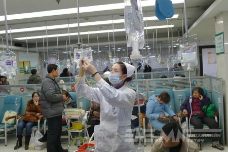 Хятадад 2000 орчим хүн халдварт өвчнөөр нас баржээ