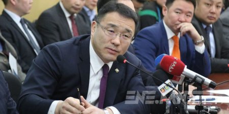 Д.Сумъяабазар: Роснефть компанитай шатахууны үнийг бууруулаад өгөөч ээ гэж ярьдаг сайд баймааргүй байна