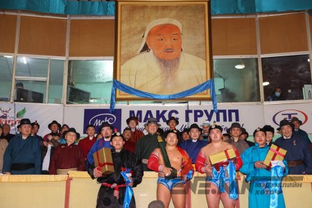 Ерөнхийлөгчийн нэрэмжит цомыг Улсын арслан Б.Орхонбаяр хүртлээ