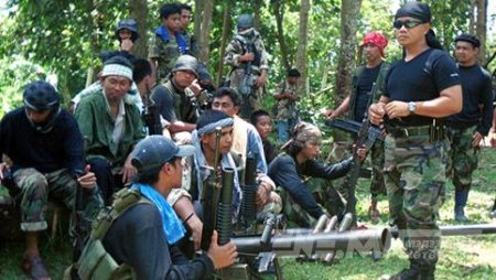 Филиппиний арми хулгайлагдсан герман хүнийг хайж байна