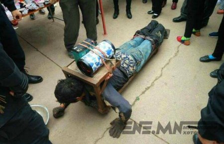 Хөлгүй мэт жүжиглэж байсан гуйлгачдыг баривчилжээ