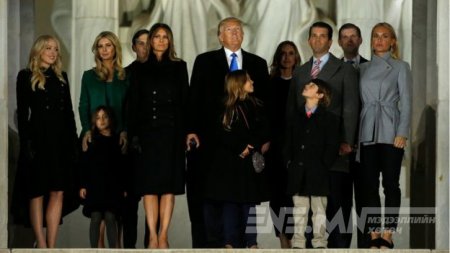 Трамп эв нэгдэлтэй байхыг уриаллаа
