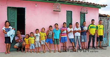 13 хүүгийн эх охин мөрөөдсөөр...