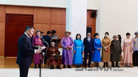 Төрийн дээд цол, одон, медалиар шагнав