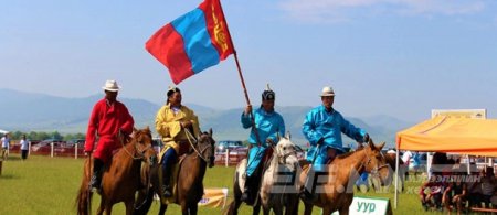 Тойм: Энэ жилийн наадмын эхний өдөр