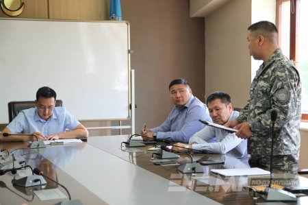 Онцгой комисс хуралдлаа