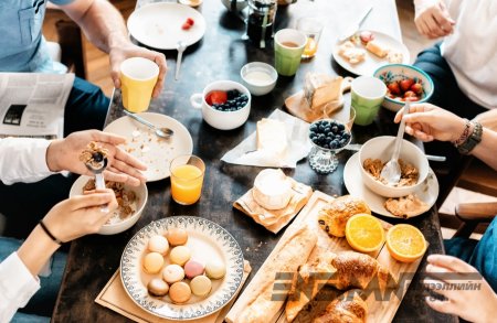 ӨГЛӨӨНИЙ ЦАЙГ ЯАГААД ЗААВАЛ УУХ ЁСТОЙ ВЭ