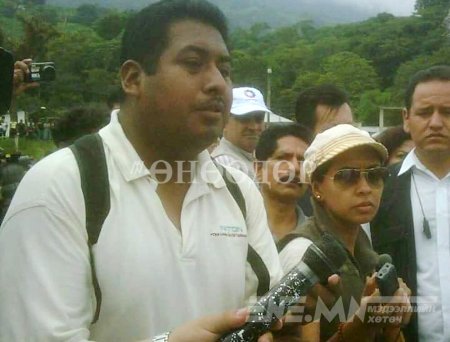 Сэтгүүлчийн аминд халджээ