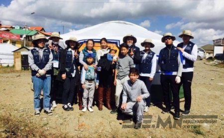 Дүүргийн найман өрхөд гэр бэлэглэв