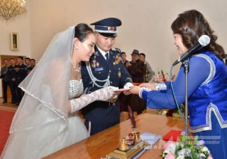 Өнөөдөр намрын дунд сарын шинийн 17-ны билэгт сайн өдөр