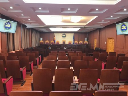 Дархлаажуулалтад хамрагдаагүй хүнийг торгох нь иргэний эрхийг зөрчсөн эсэхийг хэлэлцэнэ