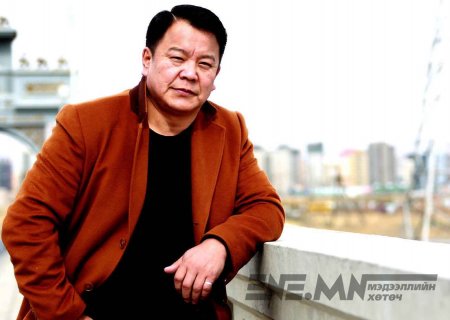 Б.Цогтдэлгэр: “18 нас” дууг дуулж “Соёл-Эрдэнэ” хамтлагийн босгоор алхаж байлаа