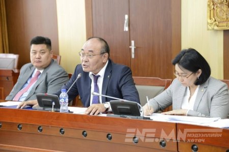 Ханшийн савлагаа, шатахууны үнээ барьж чадахгүй бол ЗГ-ыг огцруулах асуудлыг хөндөнө