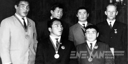 Олимпийн анхны медаль авсан түүхэн өдөр тохиож байна