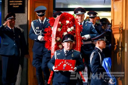 Цагдаагийн албан хаагч гэмт этгээдүүдийн халдлагад өртөж амиа алдаж, Армийн генерал Монгол Улсад айлчиллаа