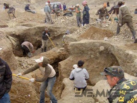 Хар Африкийн замаар замнаж буй Монгол улс