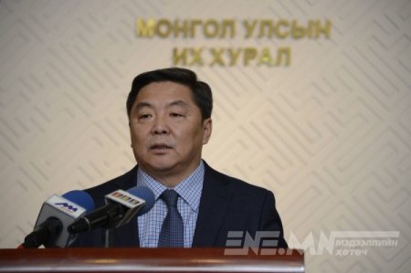 Бүлгийн даргыг огцруулах эсэхээс өвлийн улс төрийн чиг гарна