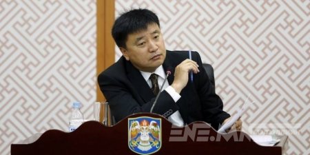 Сундуйн Батболд гэдэг улстөрч карьертаа цэг хатгалаа