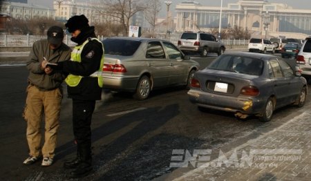 Замын хөдөлгөөнд жолооч нарыг уур бухимдалгүй оролцохыг уриалж байна
