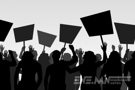 Улсаа үнэгүйдүүлсэн улстөржилтөөс татгалзаж байж л дэлхийгээс доллар татна