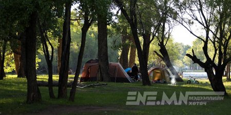 Иргэд олноороо салхинд гарч, хариуцлагагүй байдал гаргаж байна