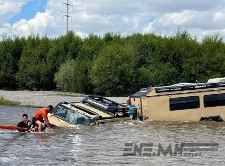 Завьт эргүүлийнхэн зургаадугаар сарын 15-наас хойш 50 хүний амь насыг аварч, голоос долоон автомашин татан гаргажээ