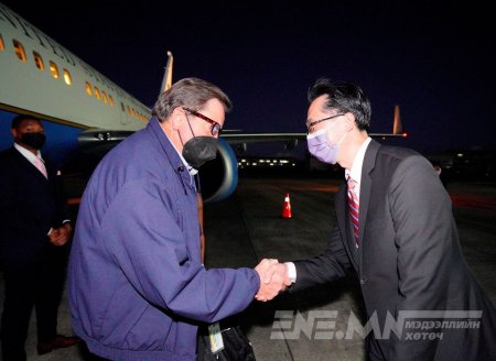 АНУ-ын хууль тогтоогчид Тайваньд айлчилж байна