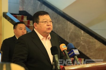 С.Эрдэнэ: УИХ-ын дарга нь анимэйшн хийлгээд тоглоод сууж байдаг төр хол явахгүй