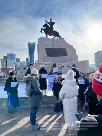 "Хүүхдийн мөнгийг хүүхэд бүрт" олгохыг шаардаж жагсав